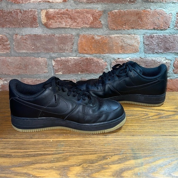 Nike Air Force 1 Low Black Gum DZ4404-001 Men's Size 10.5 - Picture 2 of 10